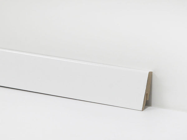 Hochglanz-Sockelleiste weiß – 58 × 18 mm, 2,4 m lang