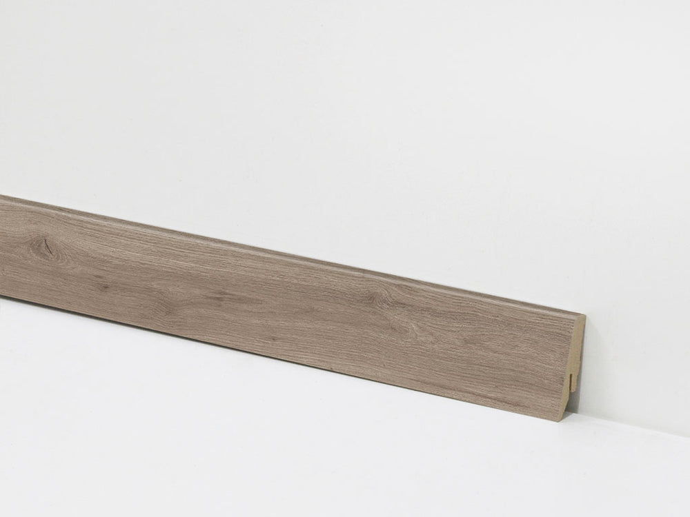 Sockelleiste 58 mm Holzoptik Eiche graubraun – Dekor-Nr. 2508